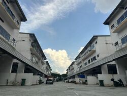 West Spring (D22), Factory #496349591
